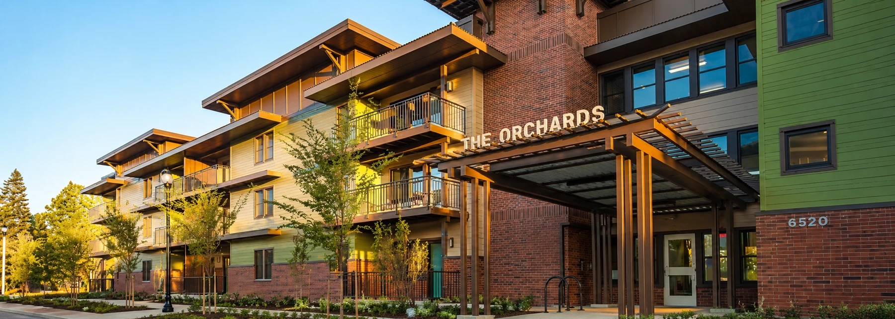 Supplied multifamily building application for the 4500 simulated-hung system