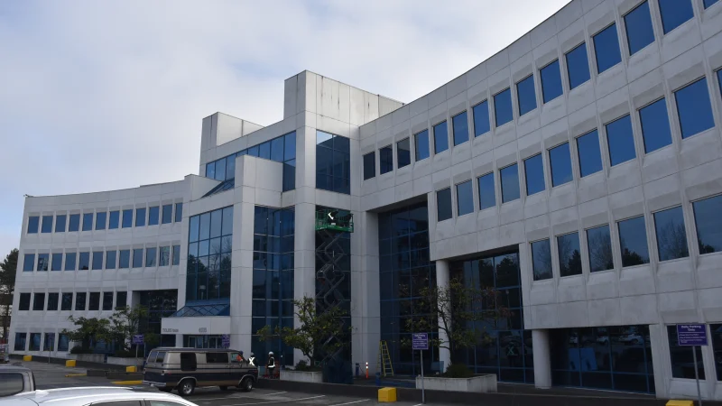 Telus Glass Replacement — Rows of windows define the elevations of this commercial glass-replacement project.